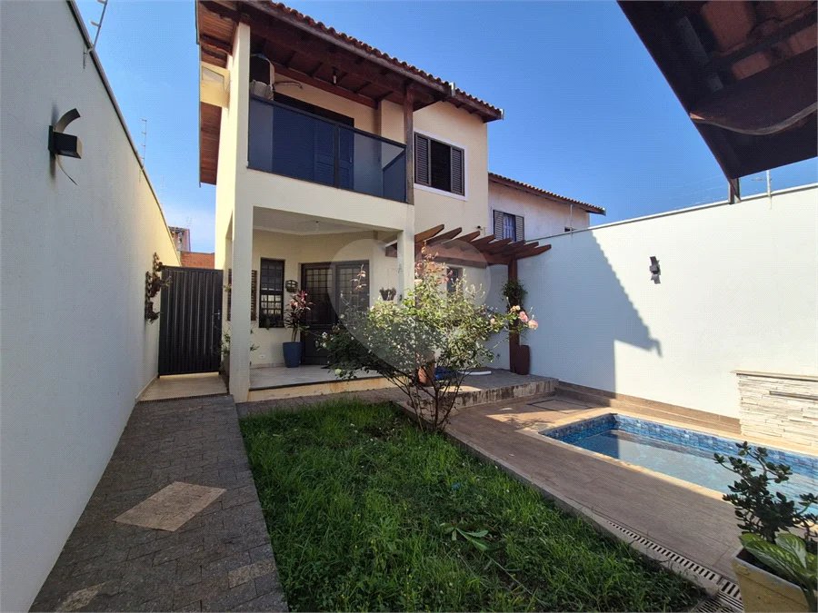 Sobrado à venda com 3 quartos em Vila Industrial, Piracicaba, SP