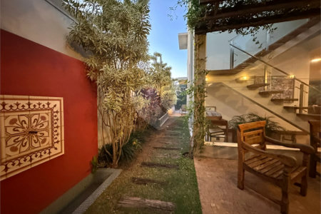 Casa a venda no condomínio Damha II