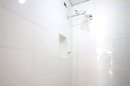 Casa à venda no Campo Belo de 200 metros quadrados, com 3 casas no terreno.