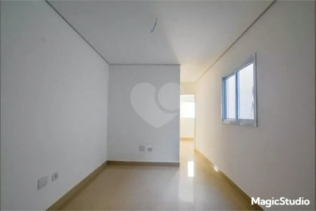 Apartamento com 2 dormitórios , sendo 1 suíte , 1 vaga , á venda na Vila Humaitá em Santo André.