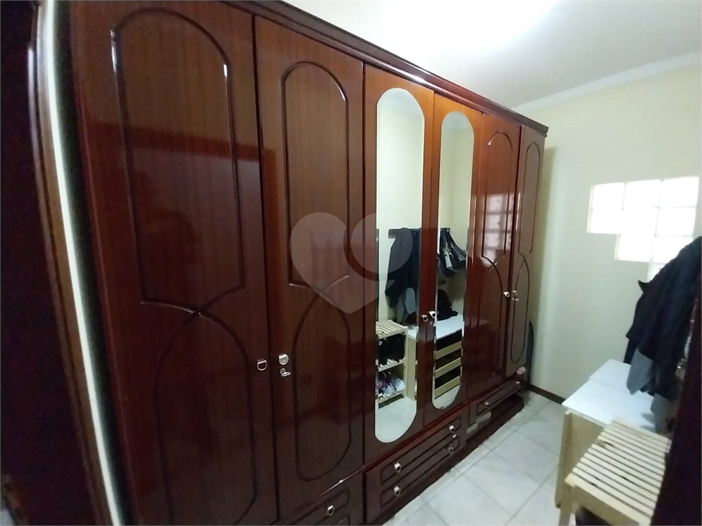 Sobrado à venda com 5 quartos, sendo 1 suíte,  em Terra Nobre, Louveira, SP