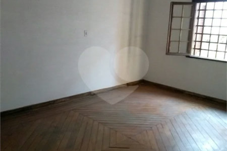 Imóvel Comercial com 6 Quartos e 2 banheiros à Venda, 445 m²