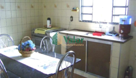 Casa à venda com 3 quartos, sendo 1 suíte,  em Jardim São João Batista, São Carlos, SP