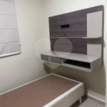 APARTAMENTO NO TÉRREO com Quintal.