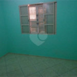 Casa Térrea com 2 dormitórios.