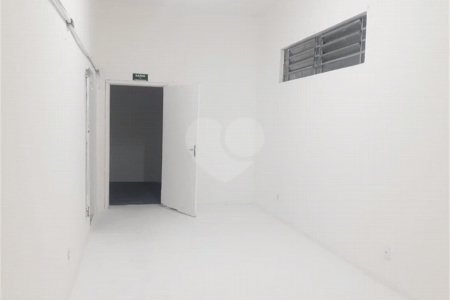 Casa com salão para Venda no Jardim Umarizal.
