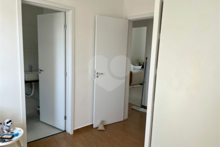 CASA TERREÁ COM 3 SUÍTES EM CONDOMÍNIO EM ATIBAIA