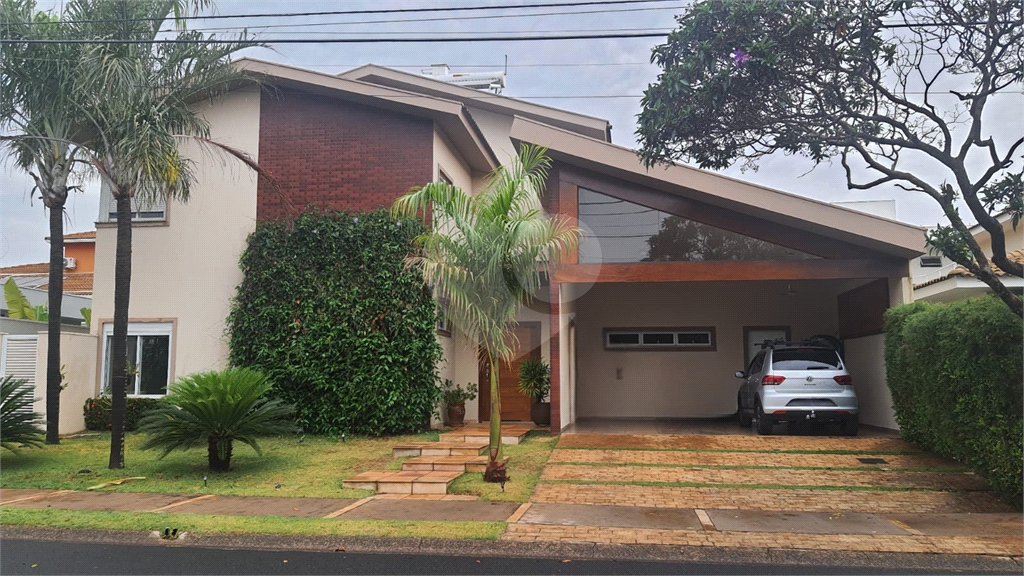 Casa no condomínio Damha II á venda!