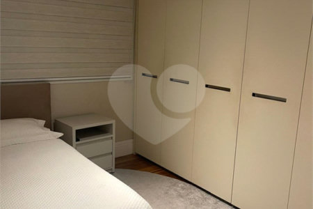 Apartamento mobiliado alto padrão, para venda ou locação, com 4 suítes e 4 vagas, em condomínio-clube no Ipiranga!