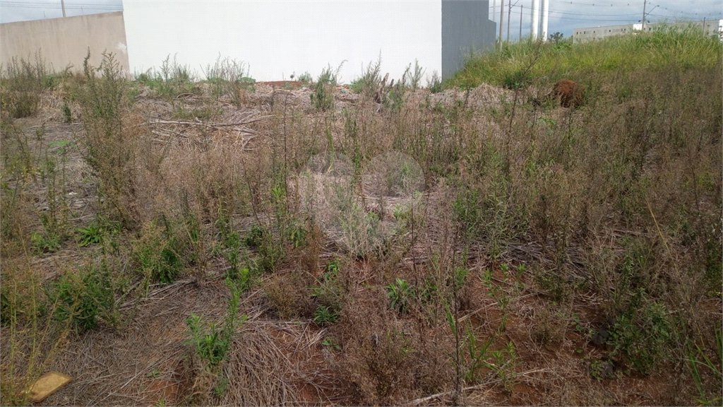 Lote no Jardim do Bosque, aceita financiamento ou aquisição de terreno e construção .