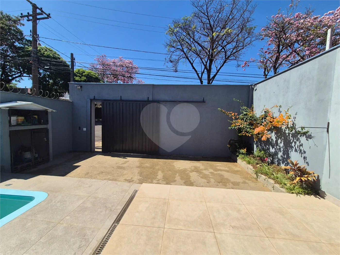 Dois imóveis em um terreno de 300 m² (12 x 25) - Com acesso independente