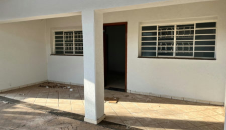 Casa para alugar com 4 quartos, sendo 2 suítes,  no Centro, Três Lagoas, MS