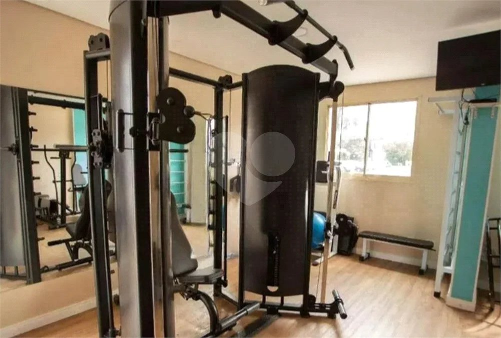 Apartamento à venda no Mandaqui com 3 dormitórios, sendo 1 suíte, sala ampla e bem distribuída, cozinha, 2 banheiros e área de serviço. O imóvel conta ainda com 1 vaga de garagem.