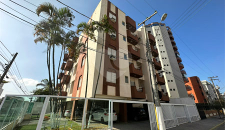 Apartamento à venda com 3 quartos, sendo 1 suíte,  em Enseada, Guarujá, SP
