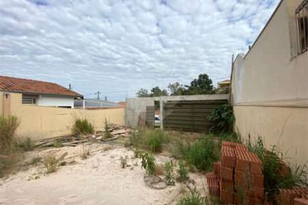 Casa térrea na Vila São José.
