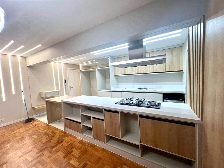 Apartamento à venda com 3 quartos, sendo 1 suíte, em Alto da Boa Vista, São Paulo, SP