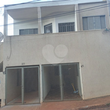 Imóvel para venda sendo 03 casas independentes na Vila Celina.