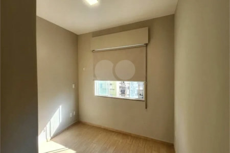 Apartamento à venda no bairro Barra Funda.