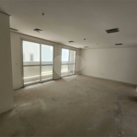 Sala comercial a venda em frente ao Allianz Parque