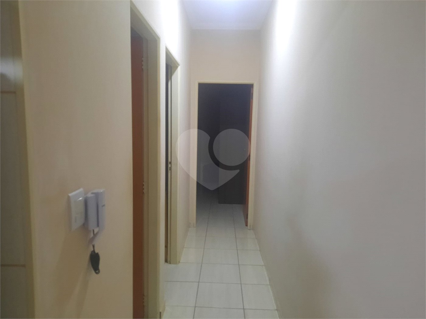 Ótima Oportunidade: Casa com Área de Lazer e Garagem para Dois Carros