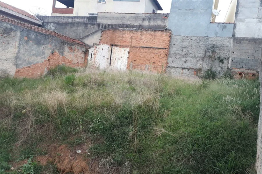 Terreno limpo Pronto para Construir com 271 metros em Ótimo Local Atenção Construtores!!!