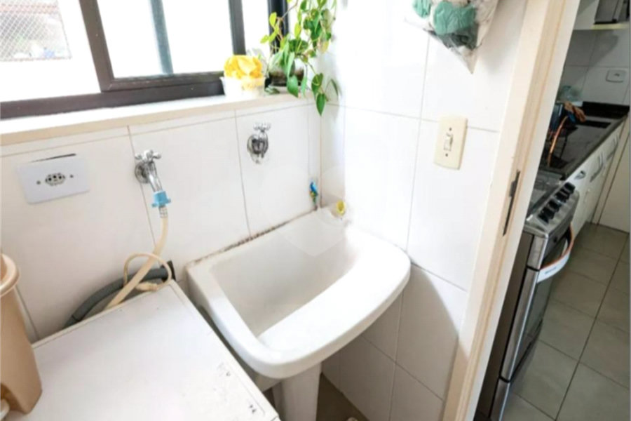 Apto com 3 Dorms com sacada 2 banheiros e 1 vaga de Garagem coberta lazer completo