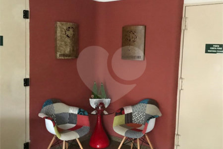 Apartamento 2 dormitórios à venda na Vila mariana.