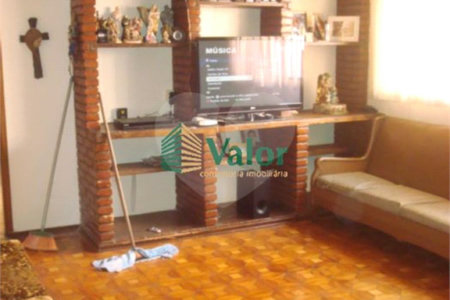 Casa com Edícula