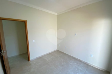 Casa térrea com piscina para venda no Residencial Arcoville