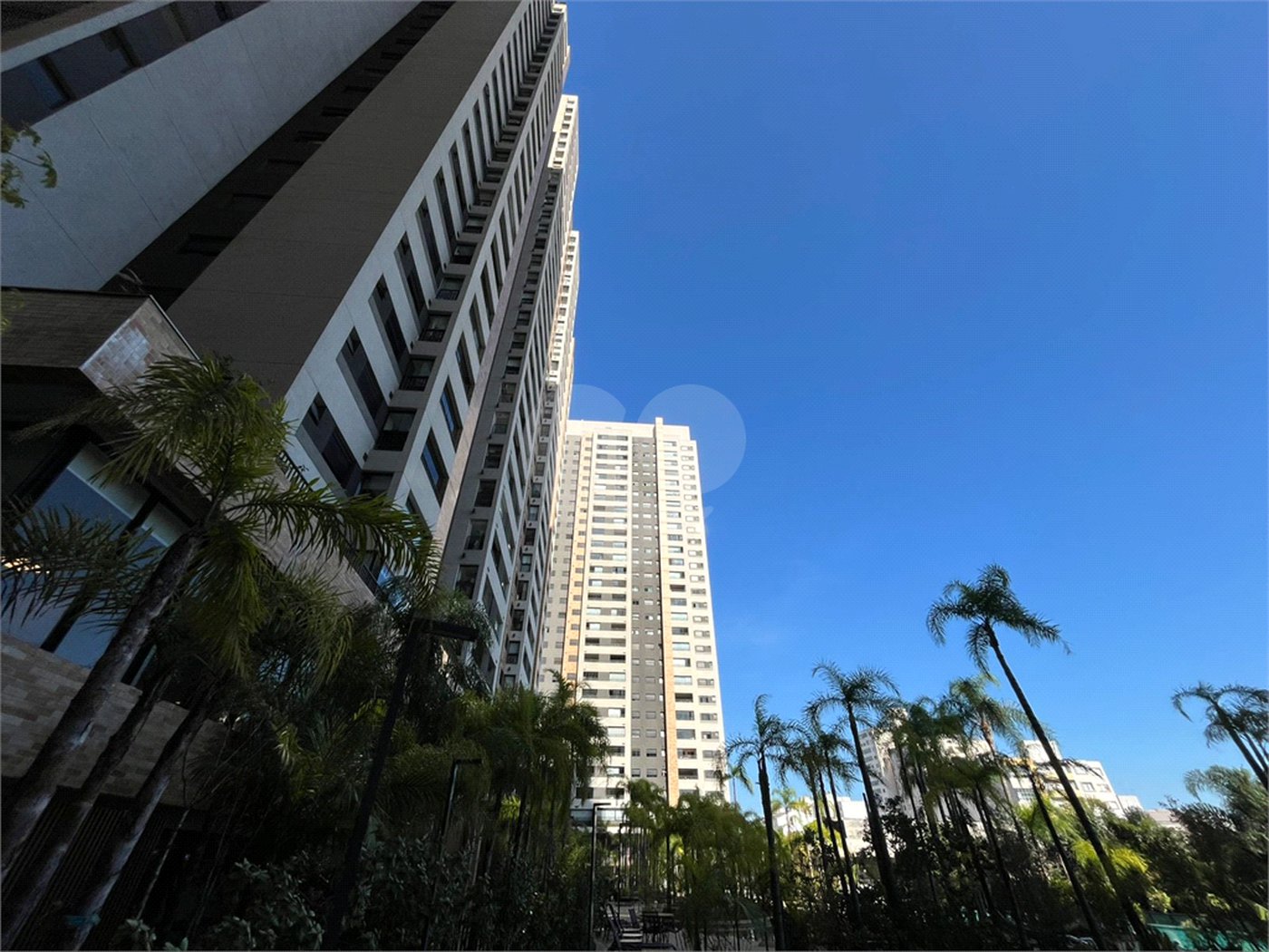 Apartamento no Brás repleto de lazer com 50 m² com 2 dormitórios e 1 vaga, Estuda Permuta