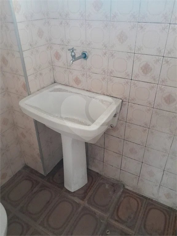 Kitnet Compacta na Liberdade – 33m² | Portaria 24h | Aceita Pets