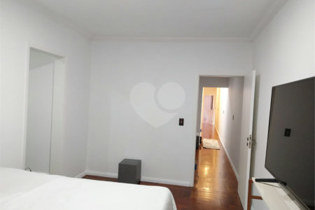Casa com 324m², 4 dormitórios, sendo 1 suíte, 4 vagas, à venda no Jardim Las Vegas em Santo André.