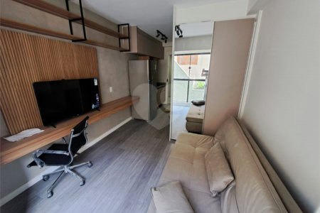 Studio de 35m2 à venda reformado com varanda na Vila Clementino