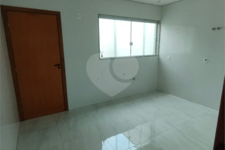 Sobrado à venda, 3 suítes, garagem, a 300 m do metrô Vila Matilde