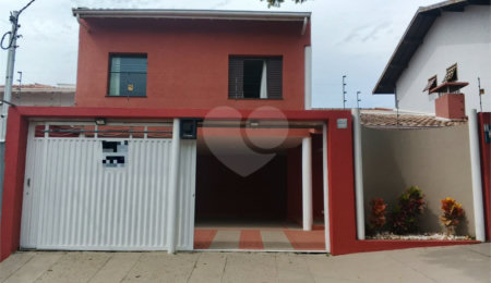 Casa à venda com 4 quartos, sendo 3 suítes,  em Jardim Novo Mundo, Poços de Caldas, MG