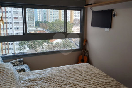 Apartamento a venda na Saúde 2 dormitórios com 2 vagas de garagem demarcadas. Aceita e estuda Permuta.