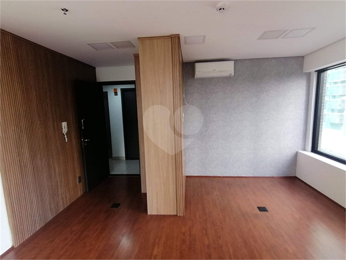 SALA COMERCIAL TOP, VENDA OU LOCAÇÃO, METRÔ VERGUEIRO COM 28,76m2