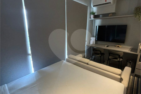 Studio mobiliado em andar alto com lazer completo em Indianópolis