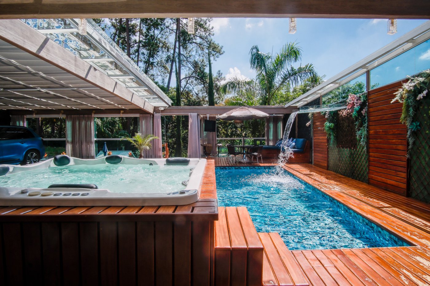 Casa de Alto Padrão à venda com 4 quartos, sendo 1 suíte, em condomínio, Cotia - SP