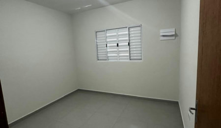 Casa à venda com 2 quartos, sendo 1 suíte, em Itanhaém, SP