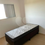 Apartamento com 02 Dormitórios á venda, em Araraquara-SP.
