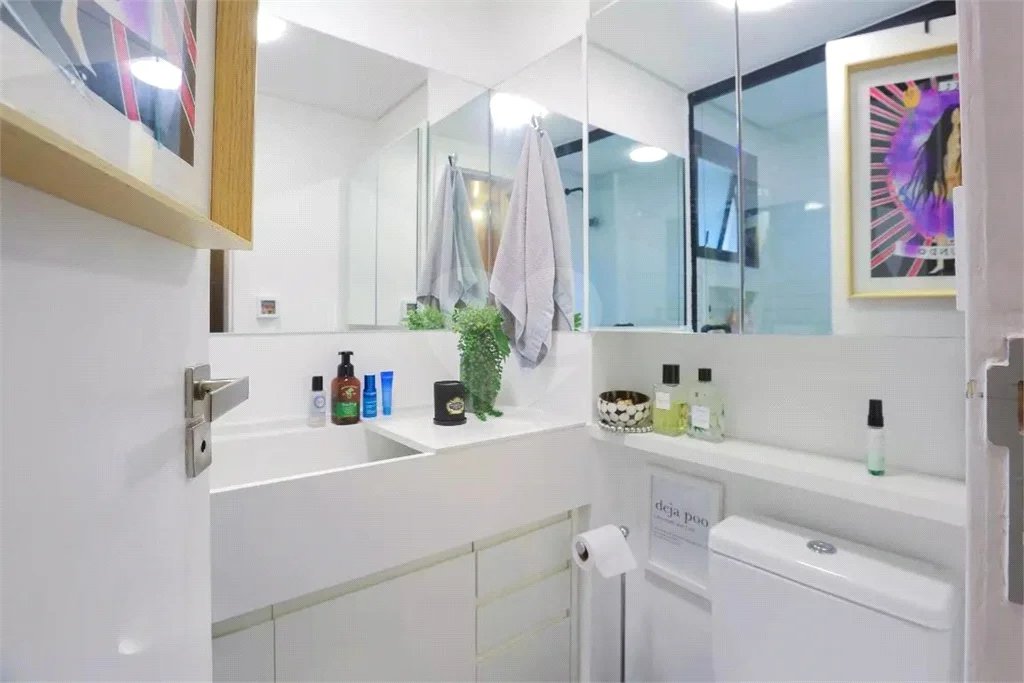 Apartamento à venda na Vila Nova Conceição, mobiliado pronto para morar com varanda e 1 vaga