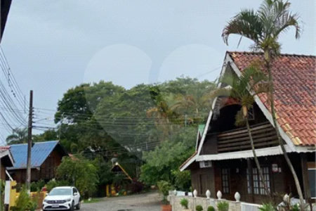 Chalé à venda em Atibaia 140m²– Condomínio fechado com lazer completo