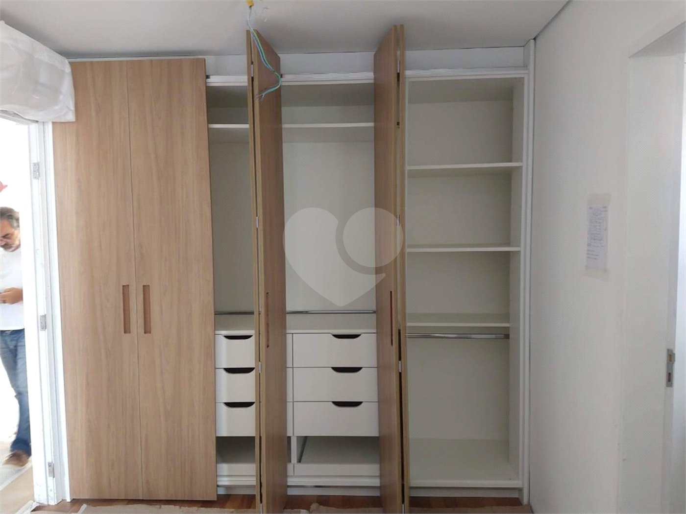 VIVA O LUXO DE PINHEIROS,: APARTAMENTOS EXCLUSIVOS COM LAZER DE CLUBE!APARTAMENTO 2 SUITES,2 VAGAS,TOTALMENTE MOBILIADO,JACUZZI,AR CONDICIONADO EM TODOS AMBIENTE.