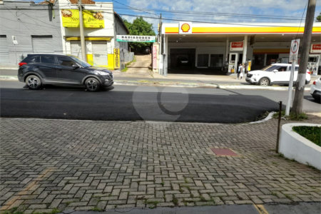 Galpão Comercial à Venda – Localização Estratégica na Avenida São Carlos
