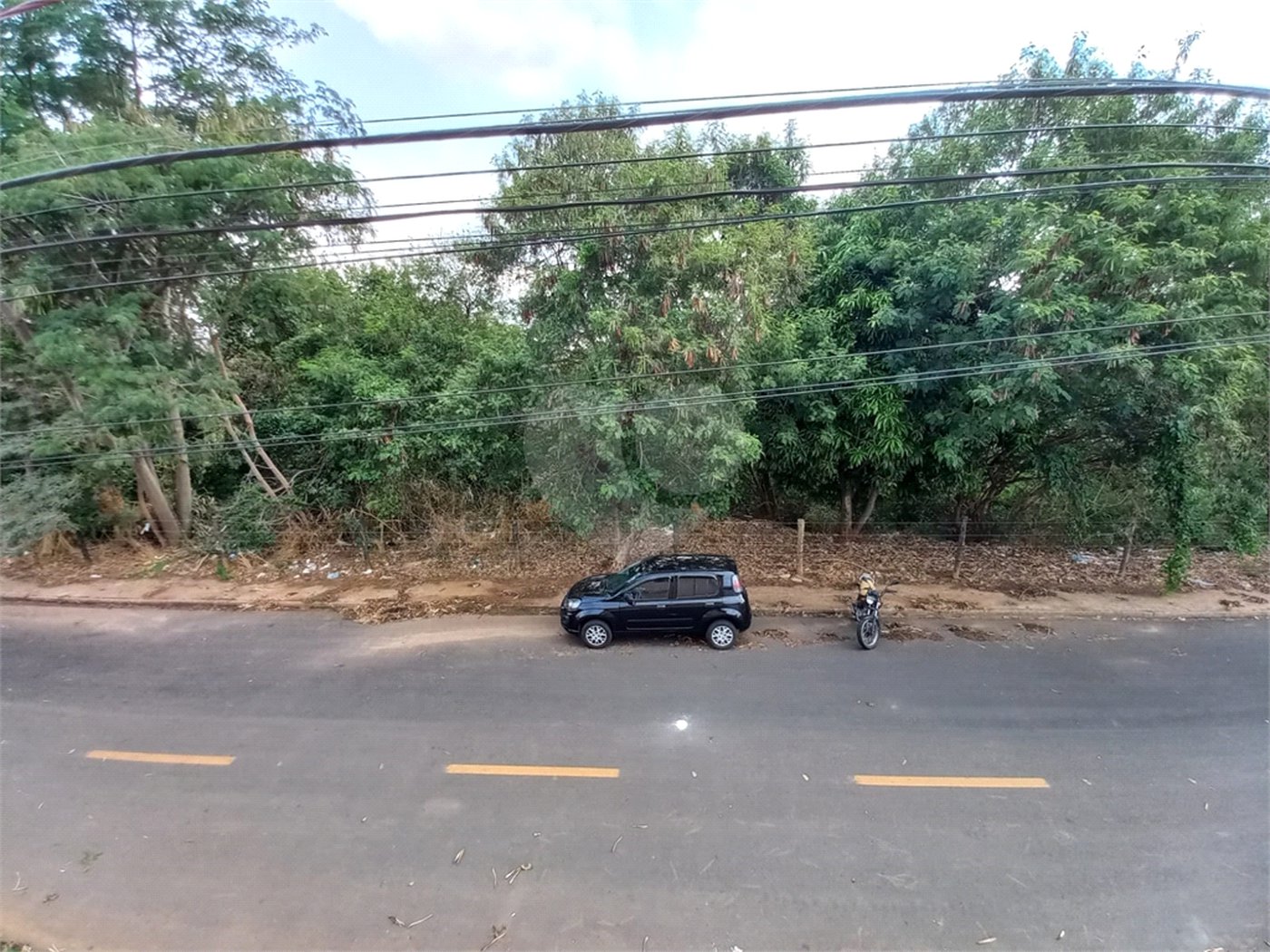 Sobrado à venda com excelente distribuição de espaços