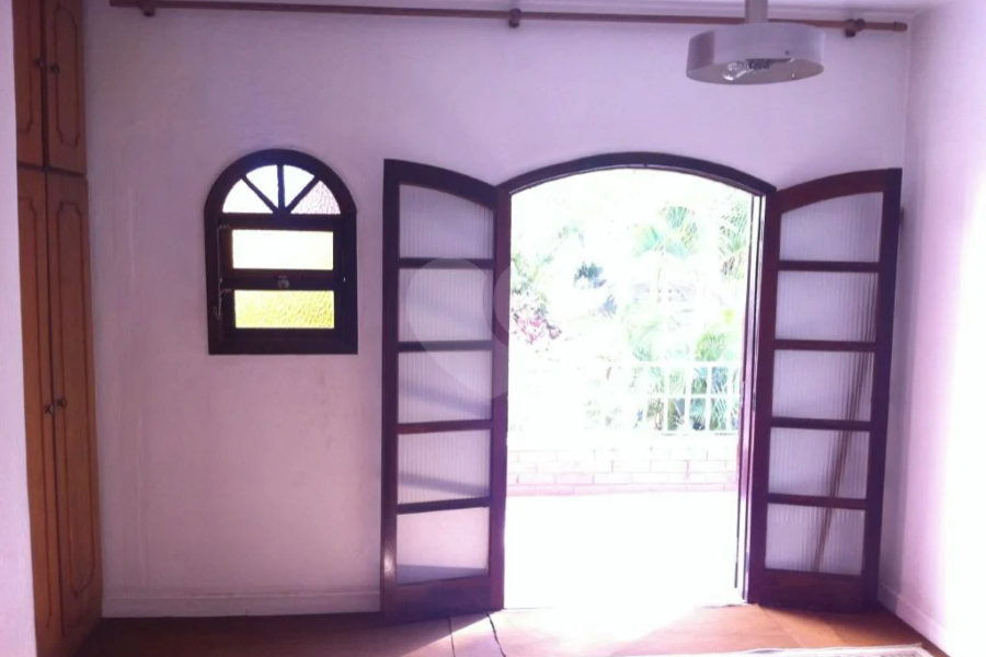 Casa com 3 quartos, 8 vagas, churrasqueira - Vila Nova Cachoeirinha - São Paulo/SP