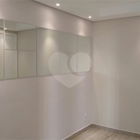 Apartamento no Condomínio Monte Azul.