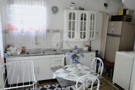 Sobrado na Saúde (2 casas c/2 quartos cada uma/entradas separadas)