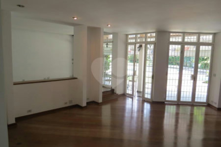 Casa de Vila à venda com 4 suítes em Morumbi, São Paulo, SP
